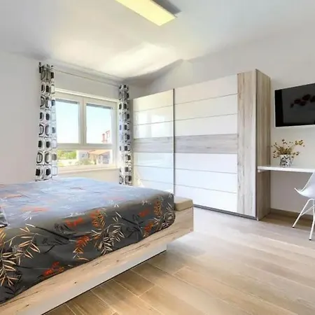 Edi-heated Pool & E-bike * Šišan