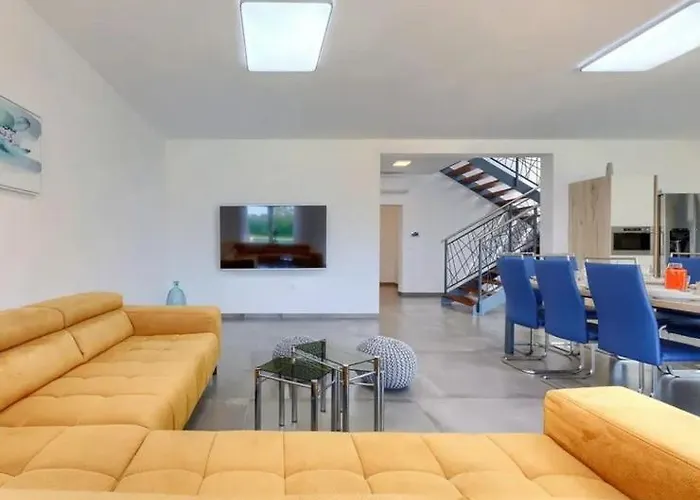 Edi-heated Pool & E-bike Šišan