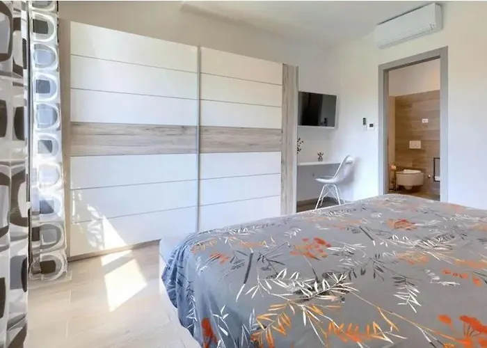 Edi-heated Pool & E-bike *