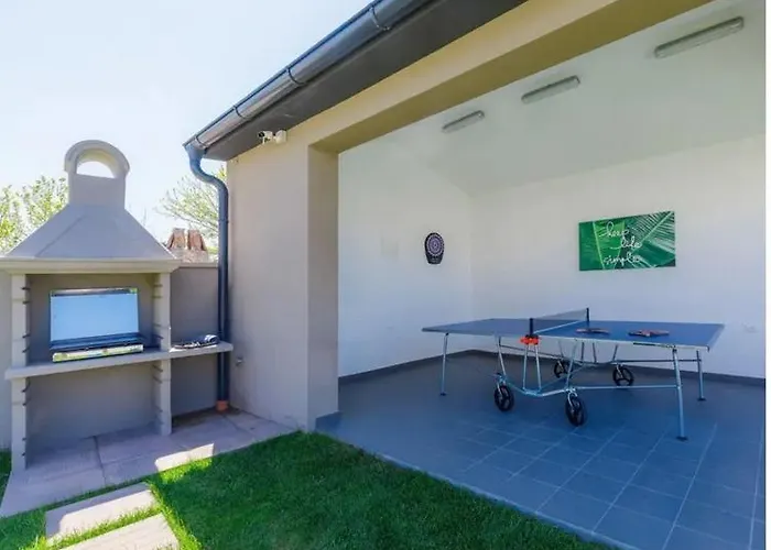Edi-heated Pool & E-bike Βίλα