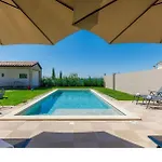 Edi-heated Pool & E-bike Villa Šišan