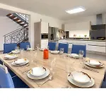 Edi-heated Pool & E-bike Villa *