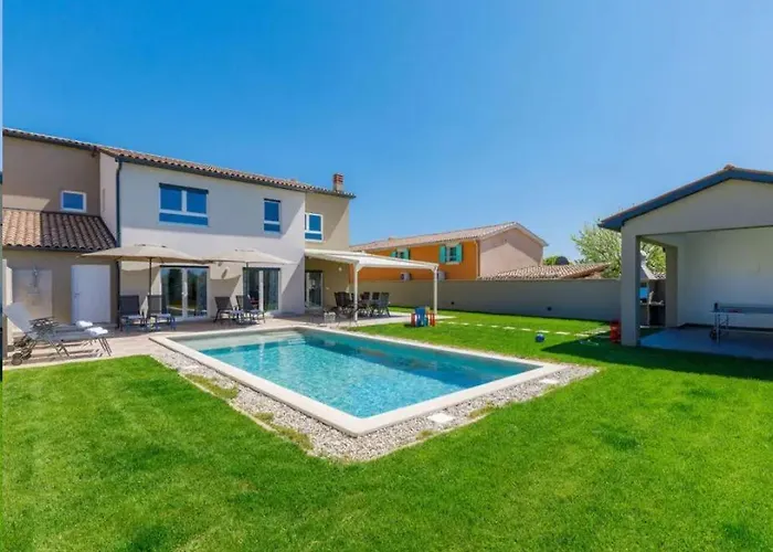 Edi-heated Pool & E-bike *