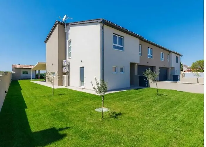 Edi-heated Pool & E-bike Villa